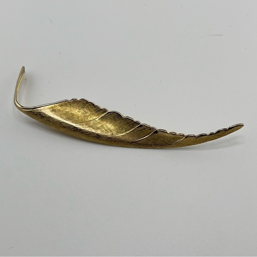 Vintage Giovanni Gold Tone Leaf Brooch Autumn Fall Leaf Pin Nature 3.5" long